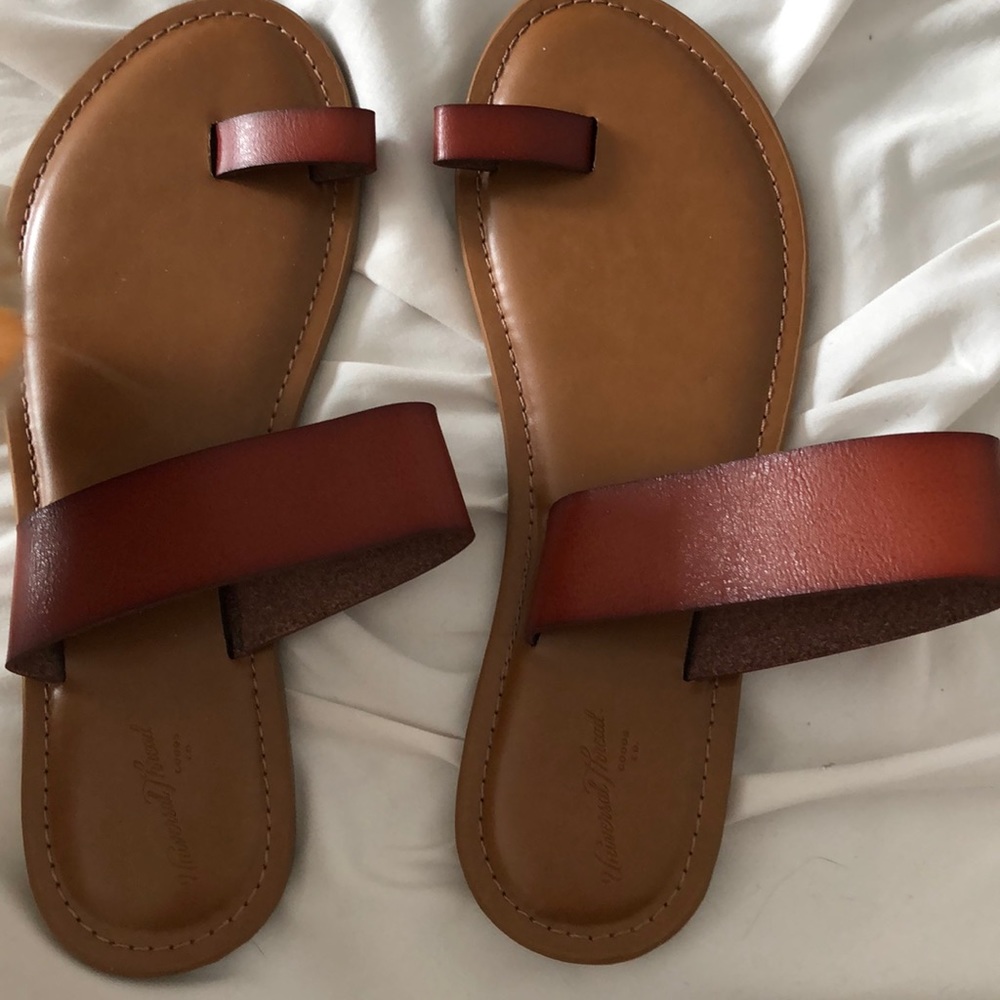 Universal thread size 8 sandals